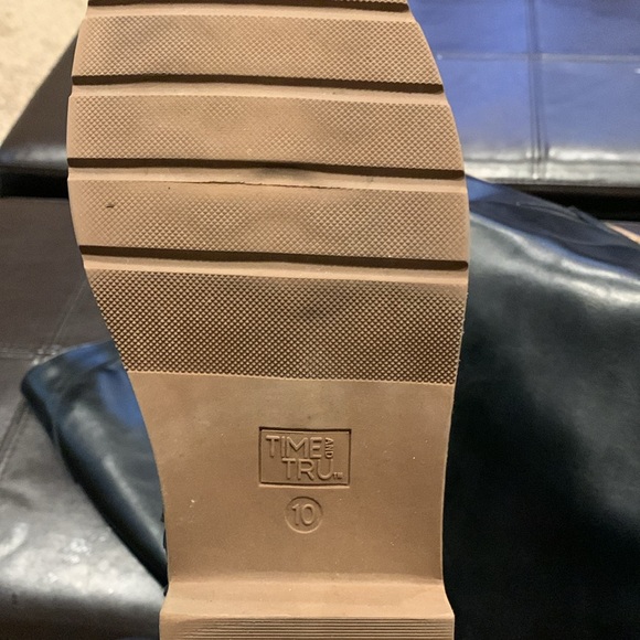 Tall black boots with buckle, size 10, in good condition! - Picture 5 of 7